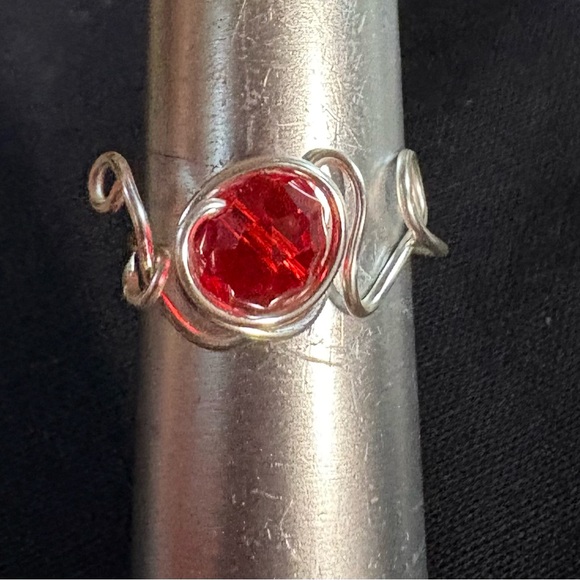 Beautiful LOVE ring. - Picture 2 of 2